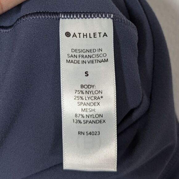 Athleta Salutation Stash Pocket‎ II Mesh Bottom Capri Leggings Blue Small - Picture 7 of 8